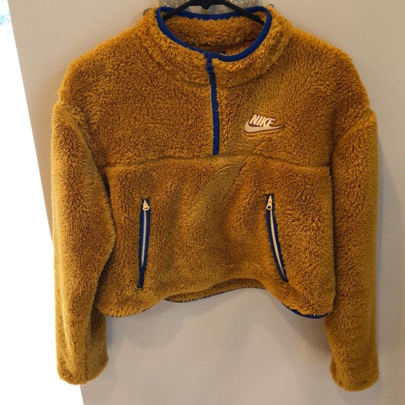 Cute Nike mustard colored cropped pullover - Picture 1 of 4